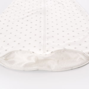 Sommerschlafsack Sternchen grau aus Baumwolle Detailfoto vom Belüftungsschlitz