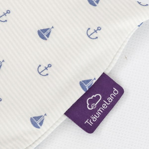 Sommerschlafsack Anker aus TENCEL™ Detailfoto Träumeland-Etikett
