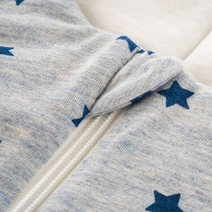 Schlafsack TO GO im Design Sternentraum blau Detailfoto vom Kinnschutz