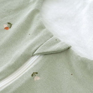 Schlafanzug light TO GO Fiore Grün aus Tencel™ Detail Kinnschutz