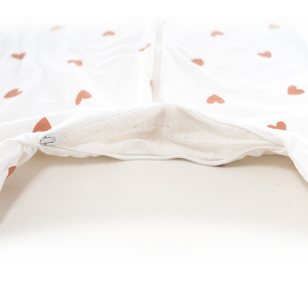 sommer-schlafsack-mit-beinen-design-herz-detail-belüftung