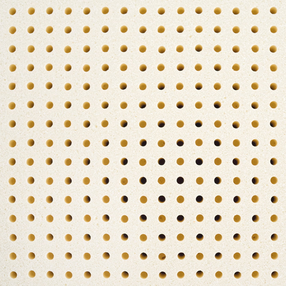 Children's and youth mattress Naturstern Detailed view of the nubbed structure of natural latex