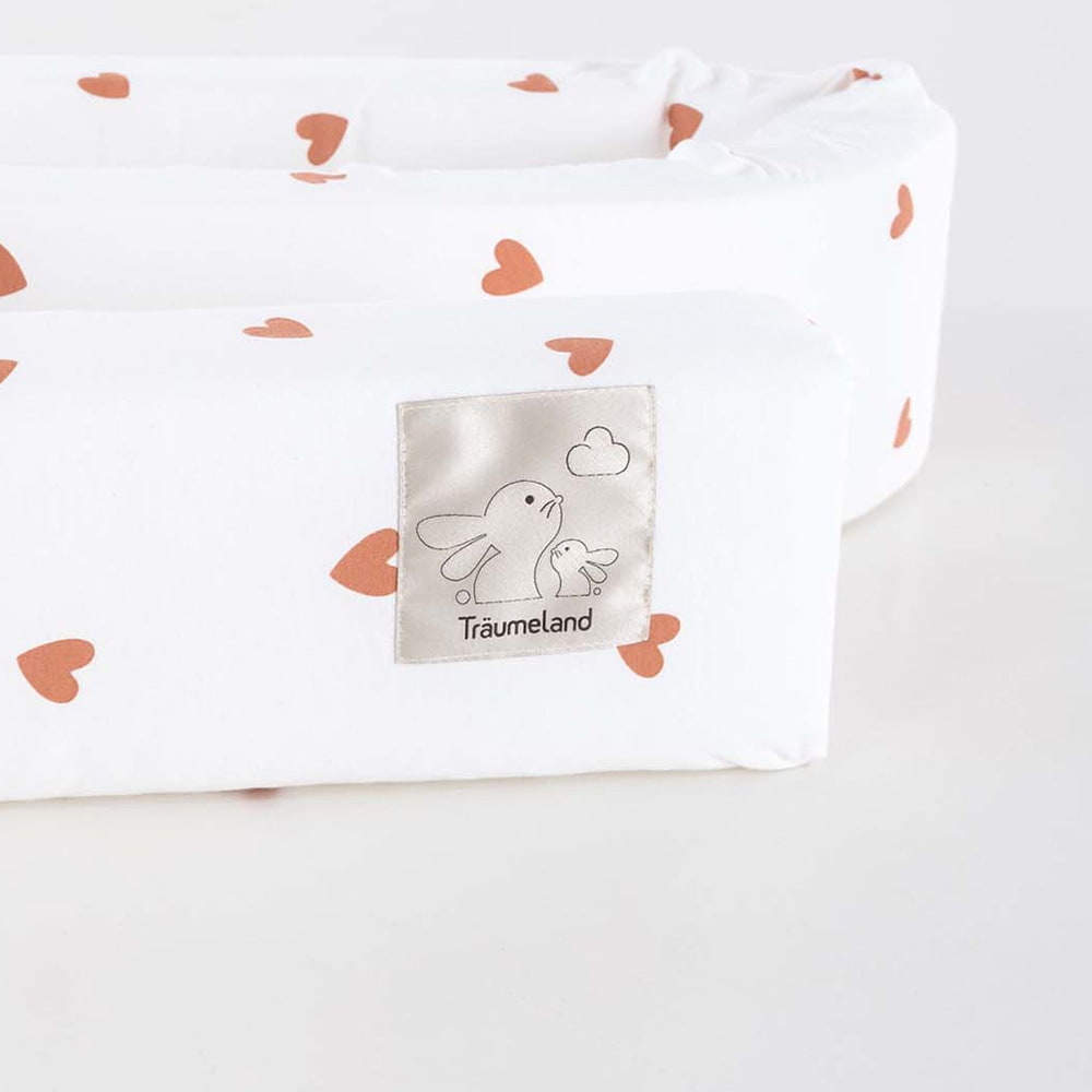 Snake-bed-bumpers with hearts – detail