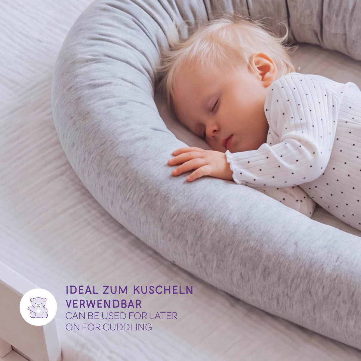 Bettschlange XL Baby kuschelt